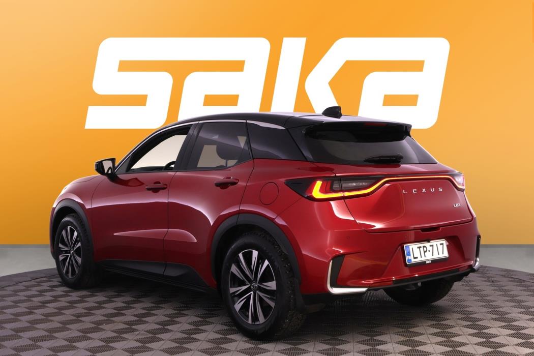 LEXUS LBX 2025