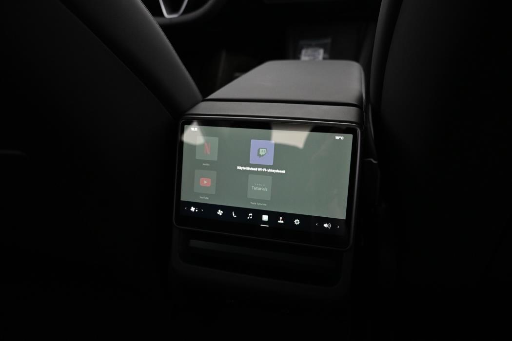 TESLA Model 3 2024