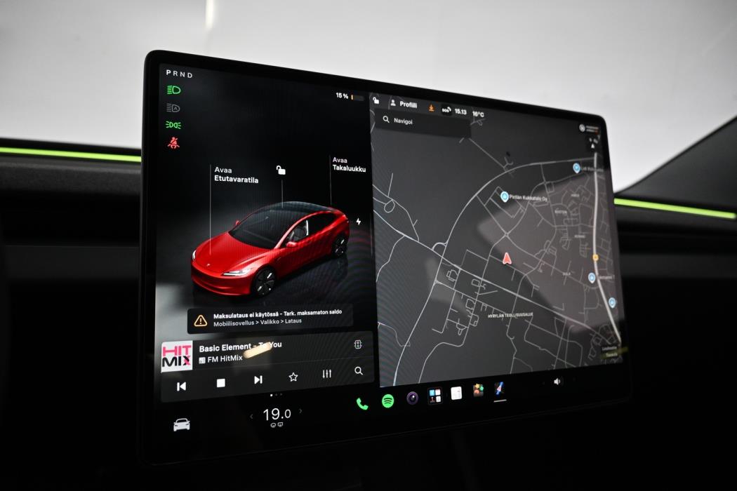 TESLA Model 3 2024