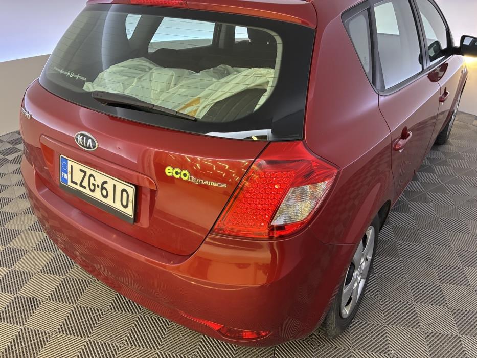 KIA cee'd 2011