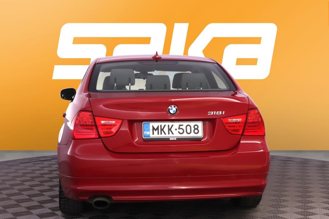 BMW 318 2011