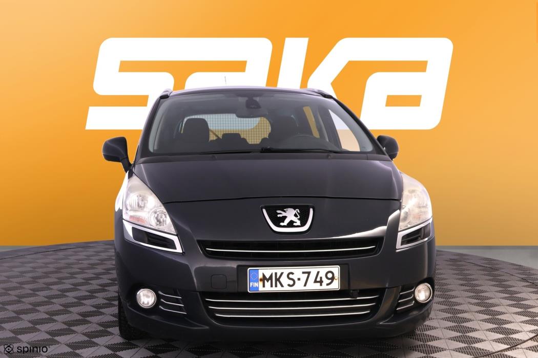 PEUGEOT 5008 2011