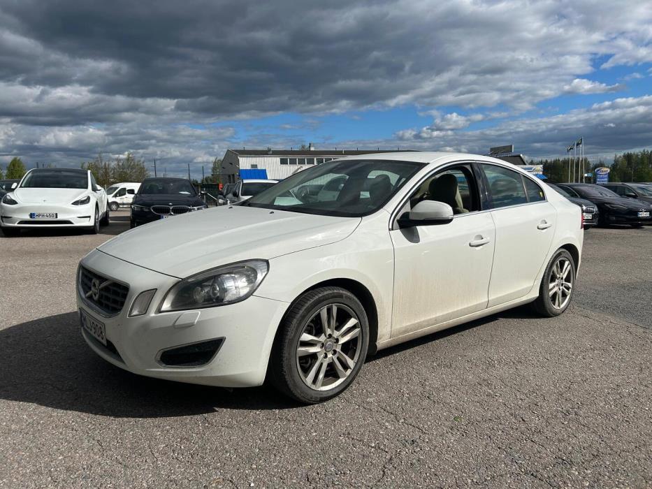 VOLVO S60 2013