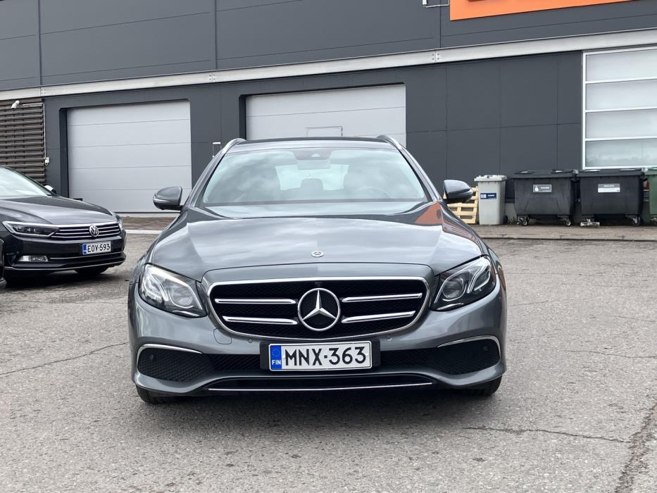 MERCEDES-BENZ E 2019