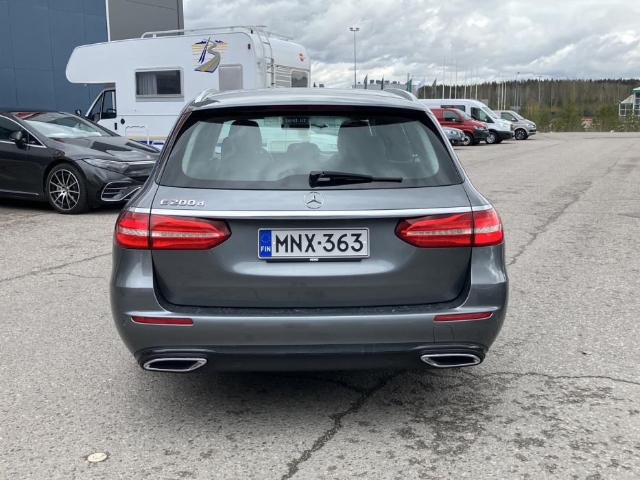 MERCEDES-BENZ E 2019