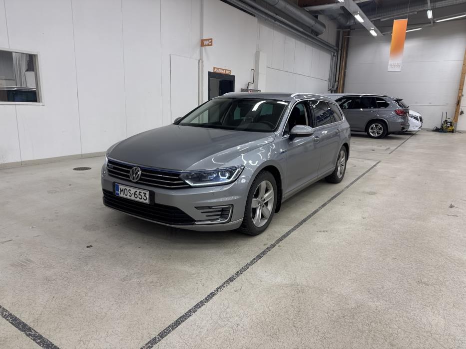VOLKSWAGEN Passat 2018