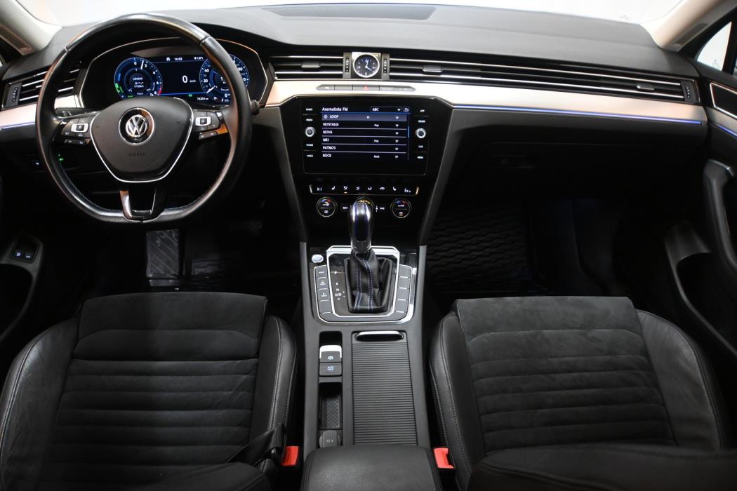 VOLKSWAGEN Passat 2018