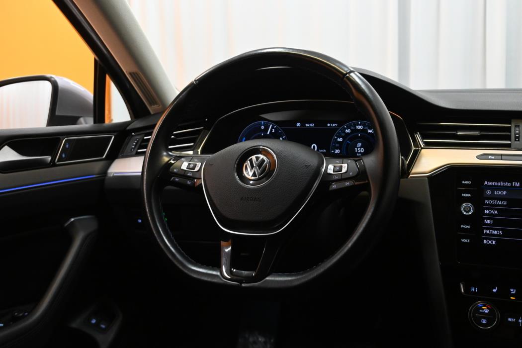 VOLKSWAGEN Passat 2018
