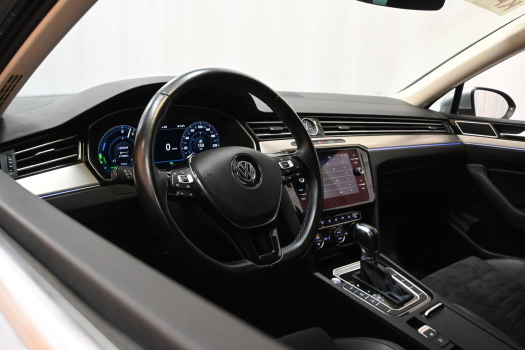 VOLKSWAGEN Passat 2018