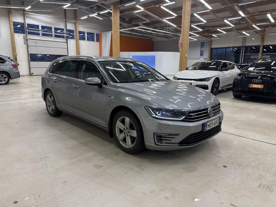 VOLKSWAGEN Passat 2018
