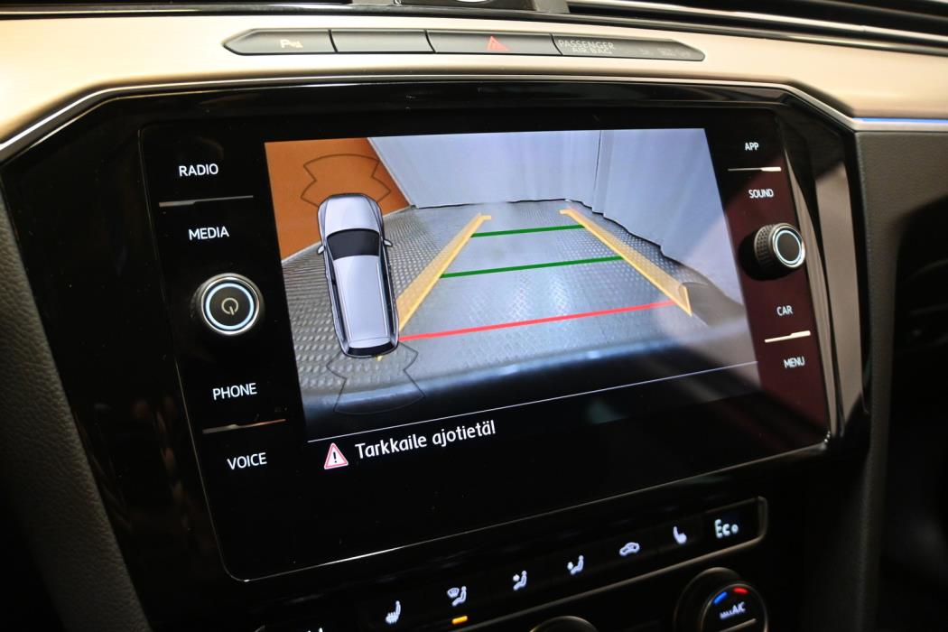 VOLKSWAGEN Passat 2018