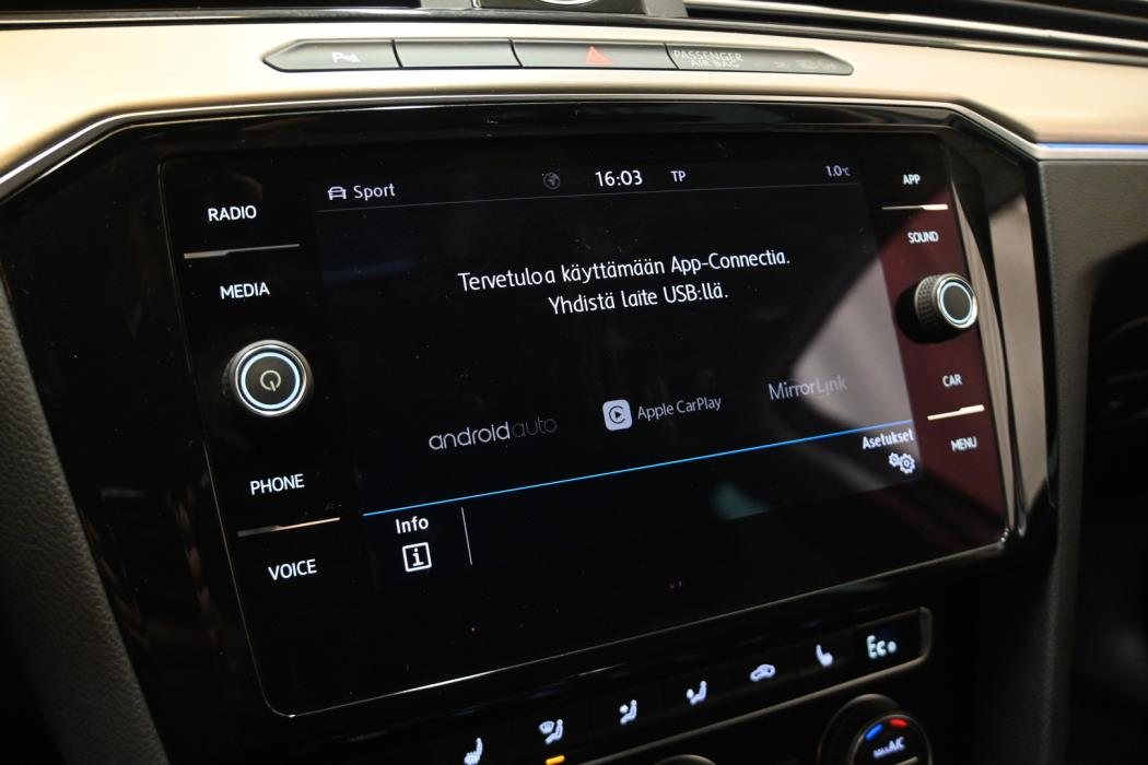 VOLKSWAGEN Passat 2018