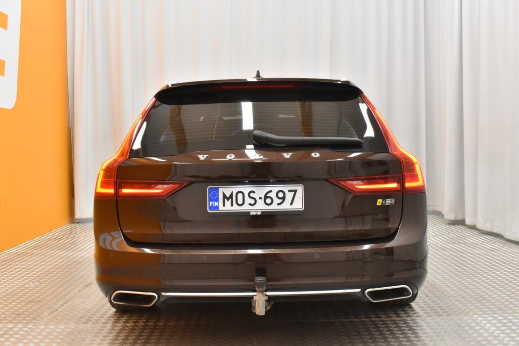 VOLVO V90 2020