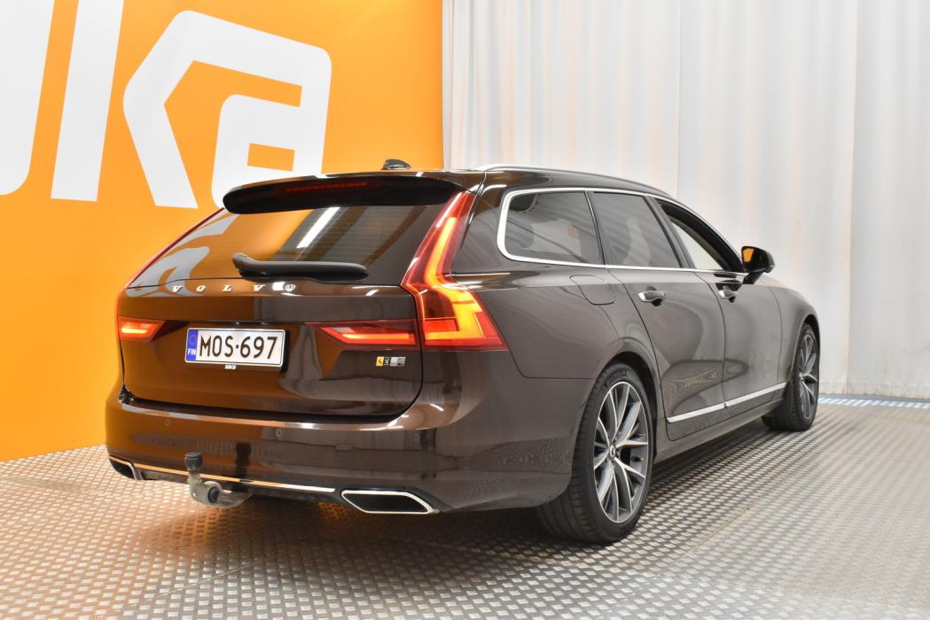 VOLVO V90 2020
