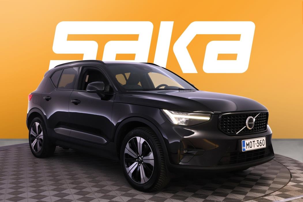 VOLVO XC40 2023