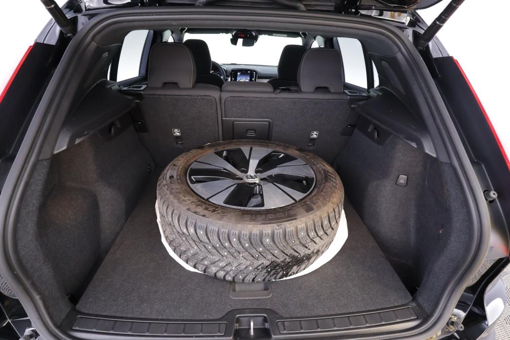 VOLVO XC40 2023