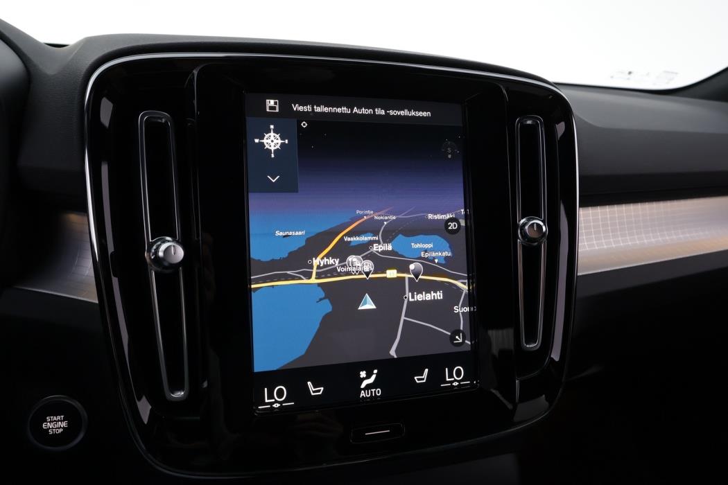 VOLVO XC40 2023