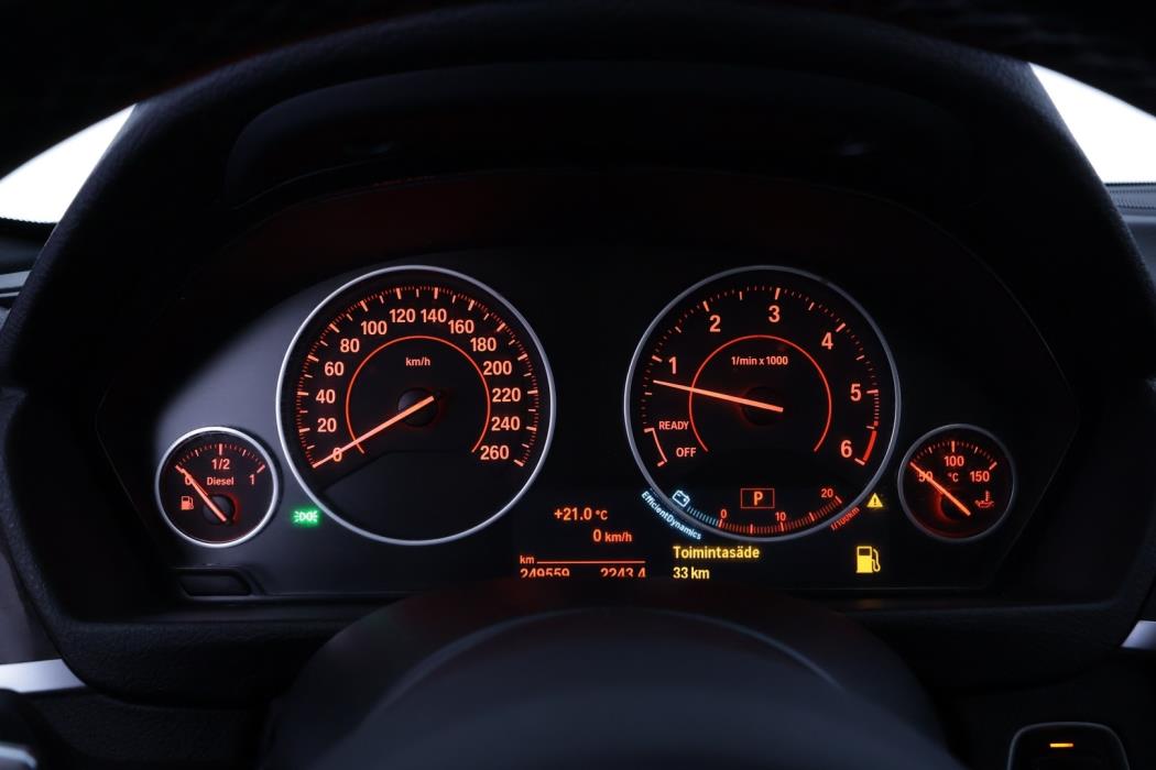 BMW 330 2015