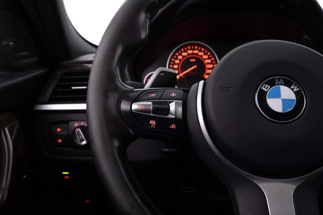 BMW 330 2015