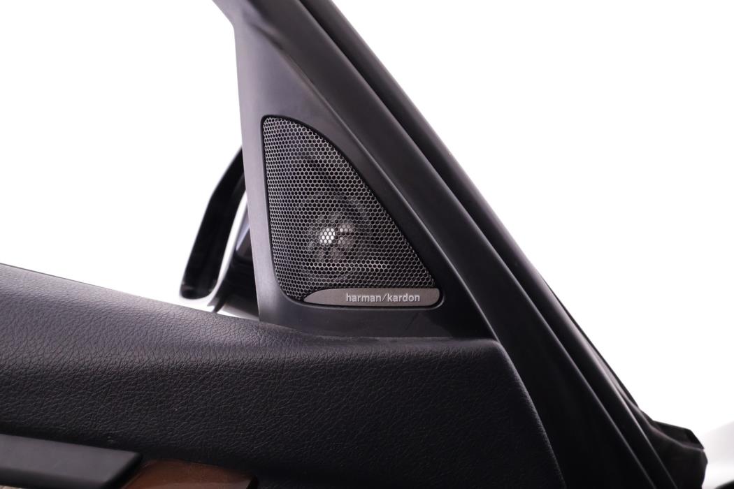 BMW 330 2015