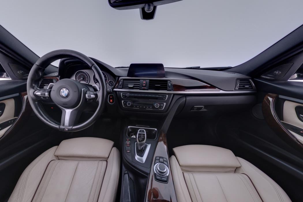 BMW 330 2015