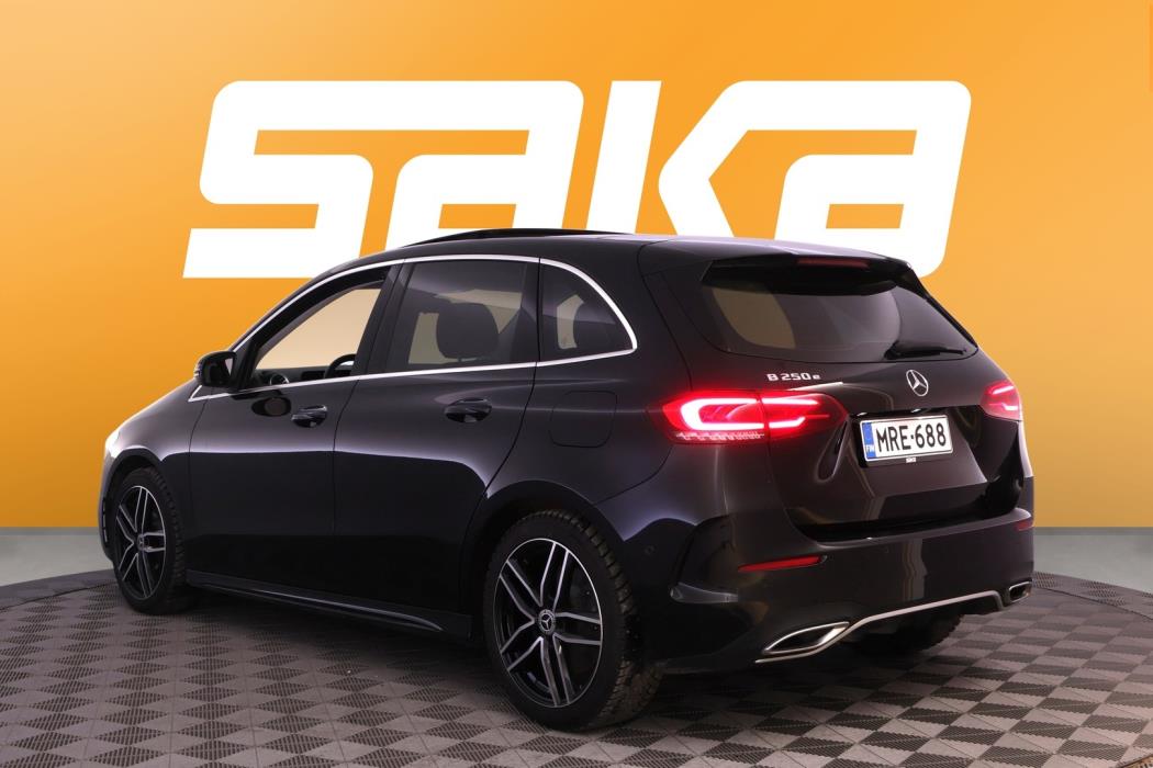 MERCEDES-BENZ B 2023