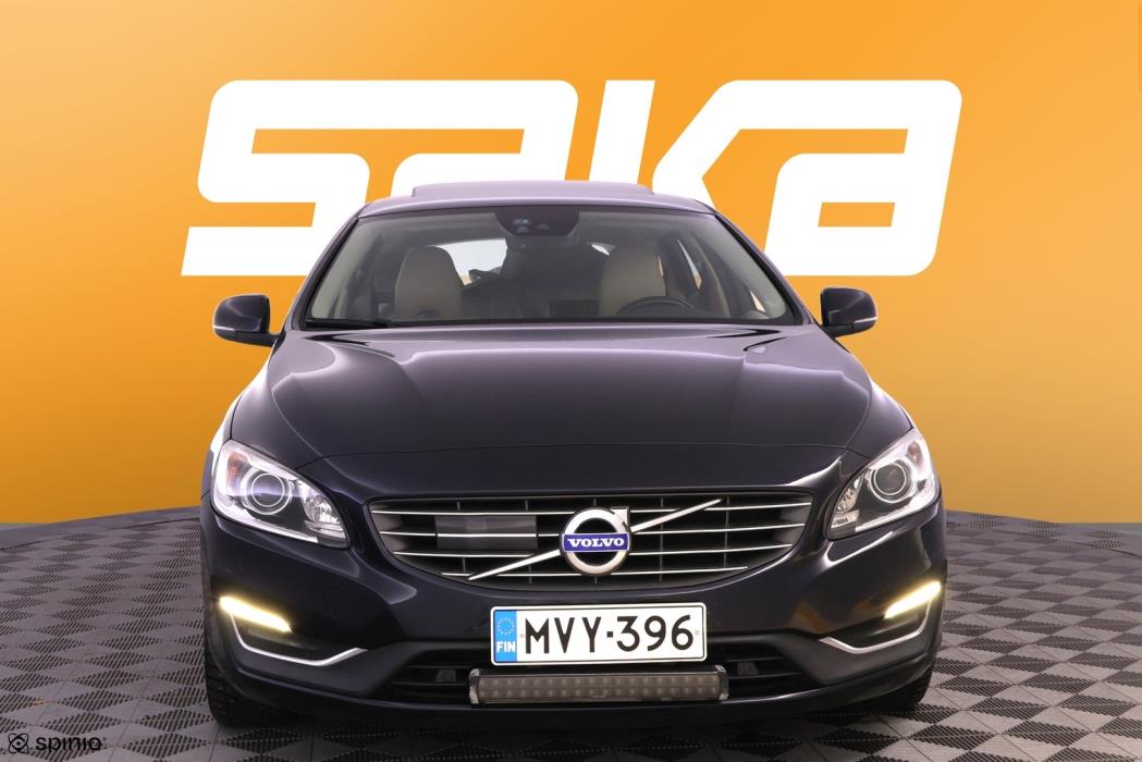 VOLVO V60 2016
