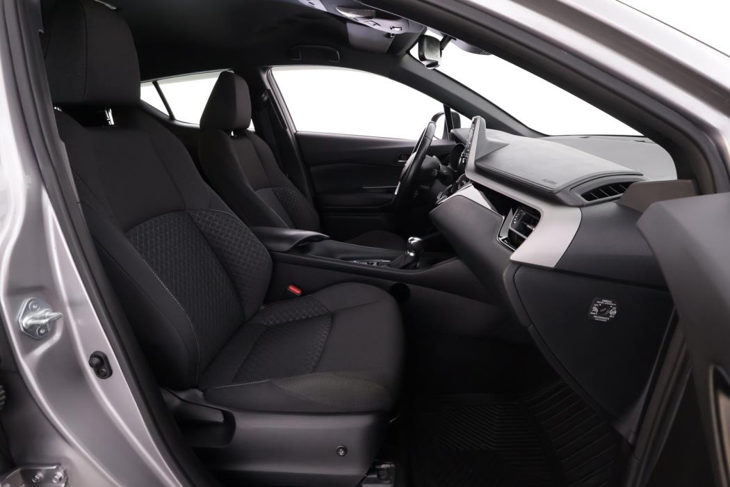 TOYOTA C-HR 2021