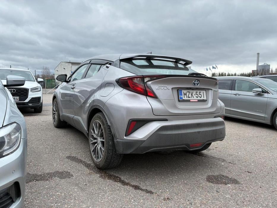 TOYOTA C-HR 2021