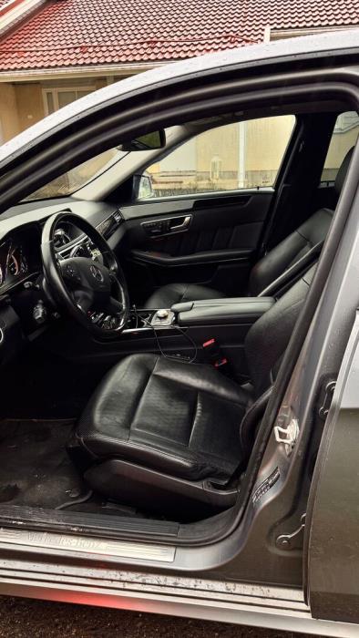 MERCEDES-BENZ E 2012