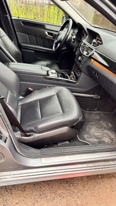 MERCEDES-BENZ E 2012