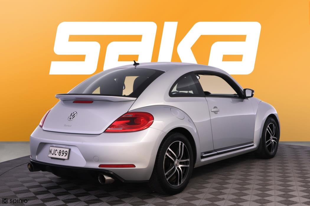 VOLKSWAGEN Beetle 2013