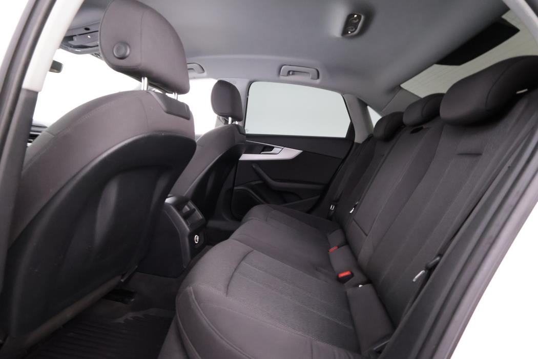 AUDI A4 2016