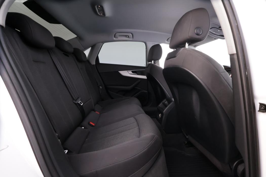 AUDI A4 2016