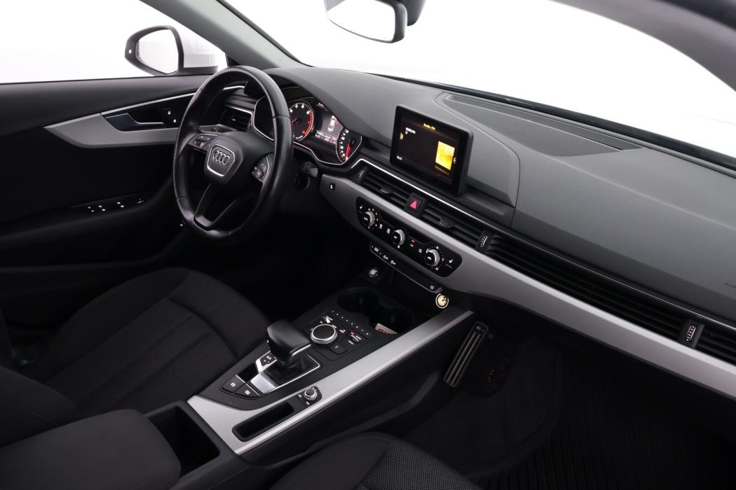 AUDI A4 2016
