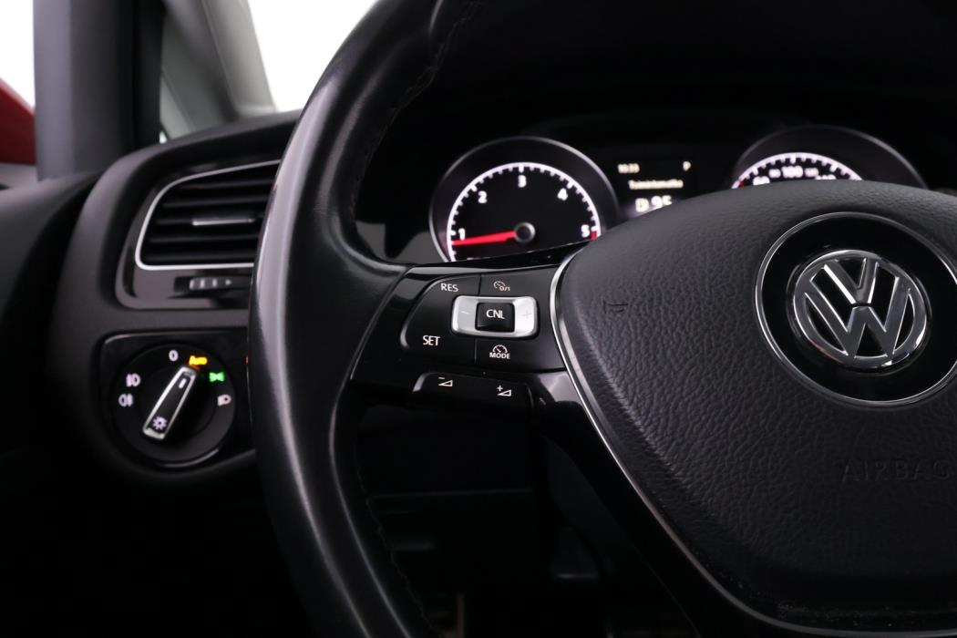 VOLKSWAGEN Golf 2016
