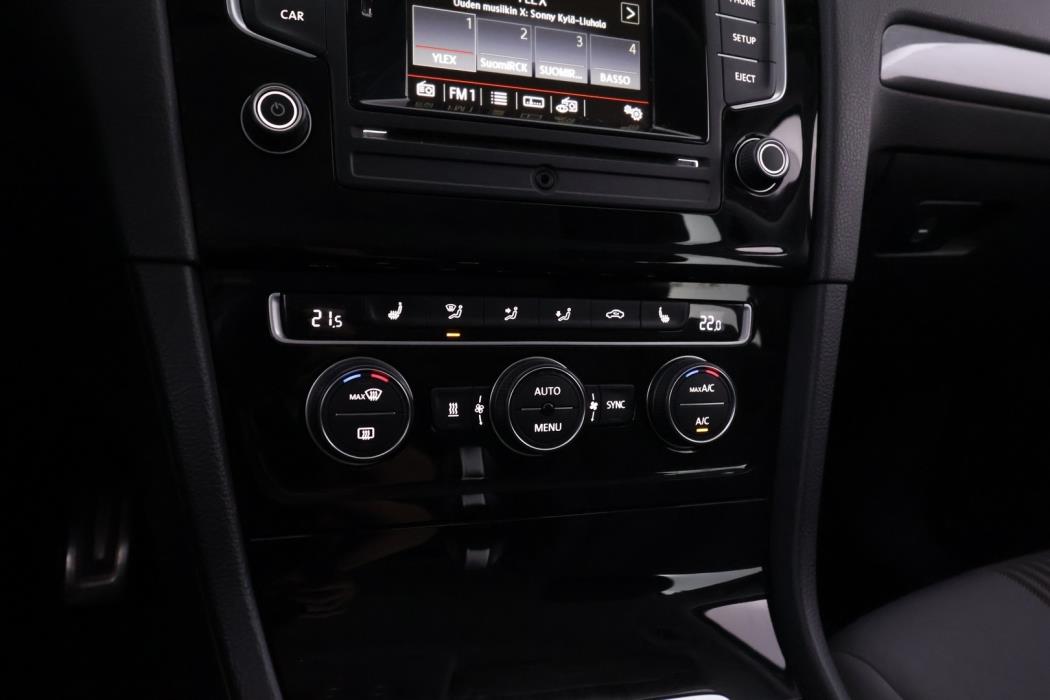 VOLKSWAGEN Golf 2016
