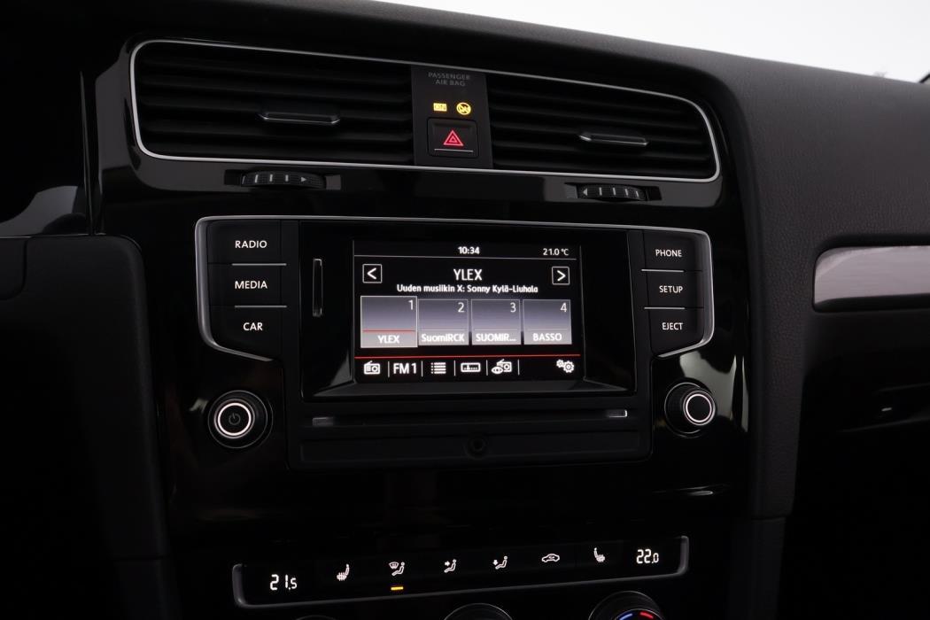 VOLKSWAGEN Golf 2016