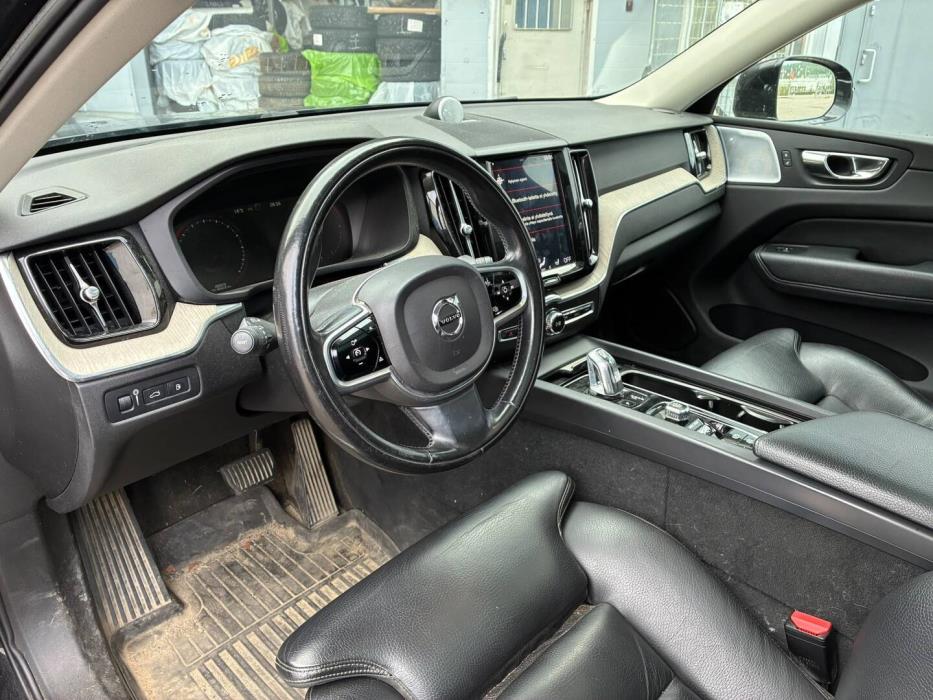 VOLVO XC60 2018