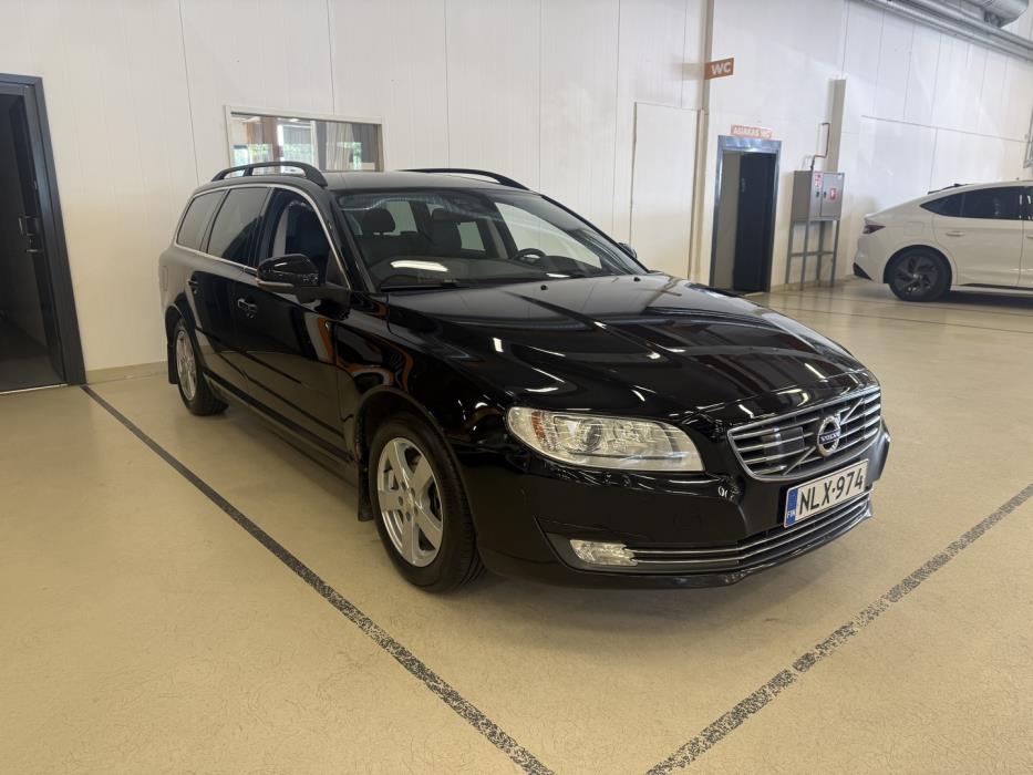 VOLVO V70 2015