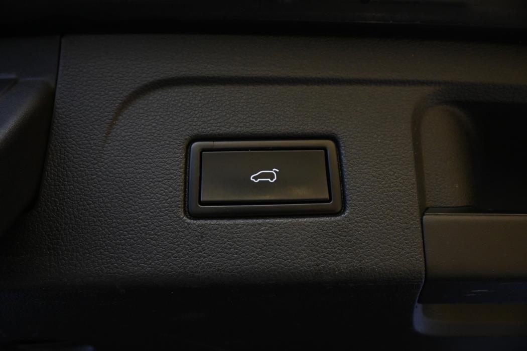 VOLKSWAGEN Touran 2018