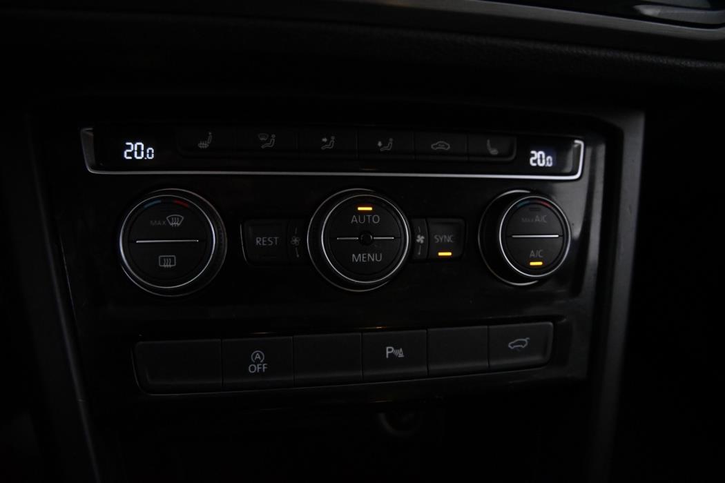 VOLKSWAGEN Touran 2018