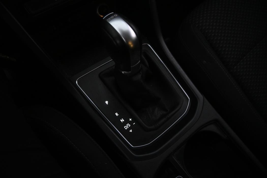 VOLKSWAGEN Touran 2018