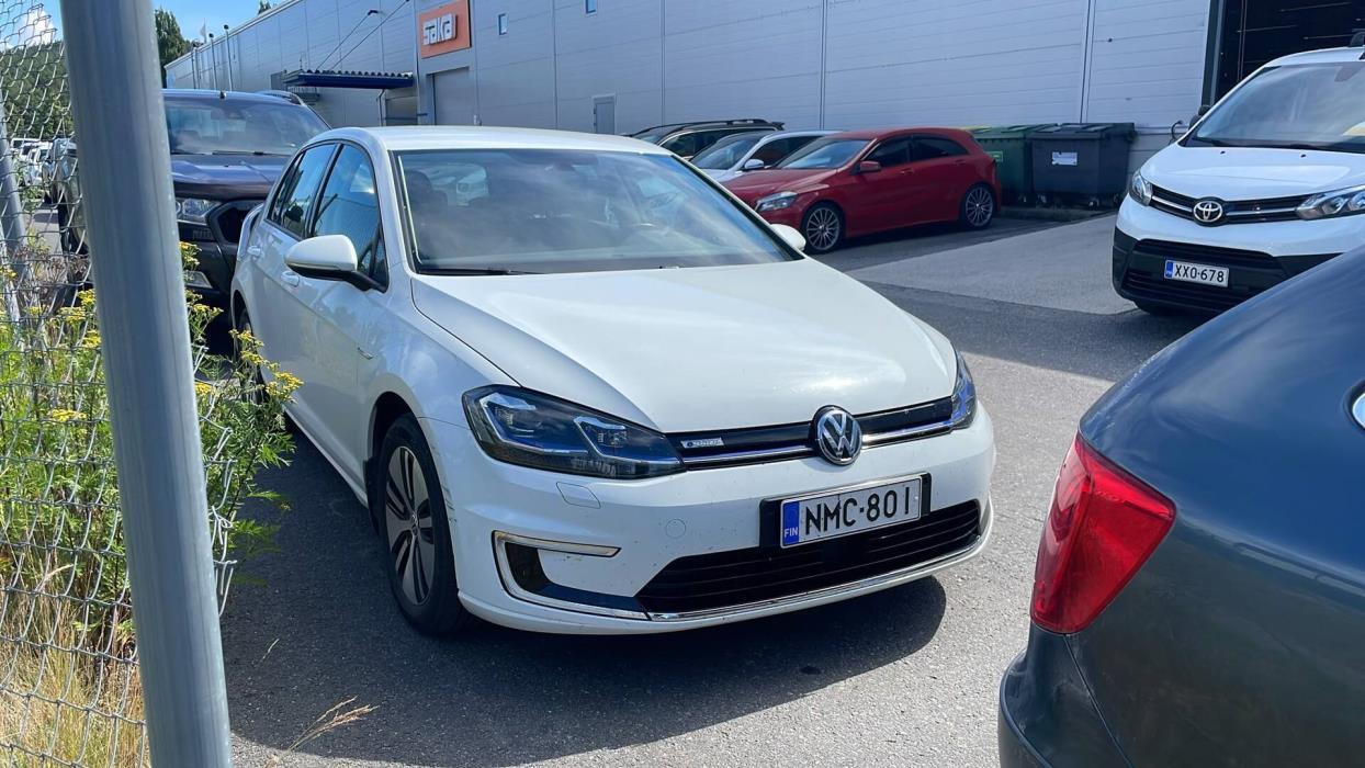 VOLKSWAGEN Golf 2018