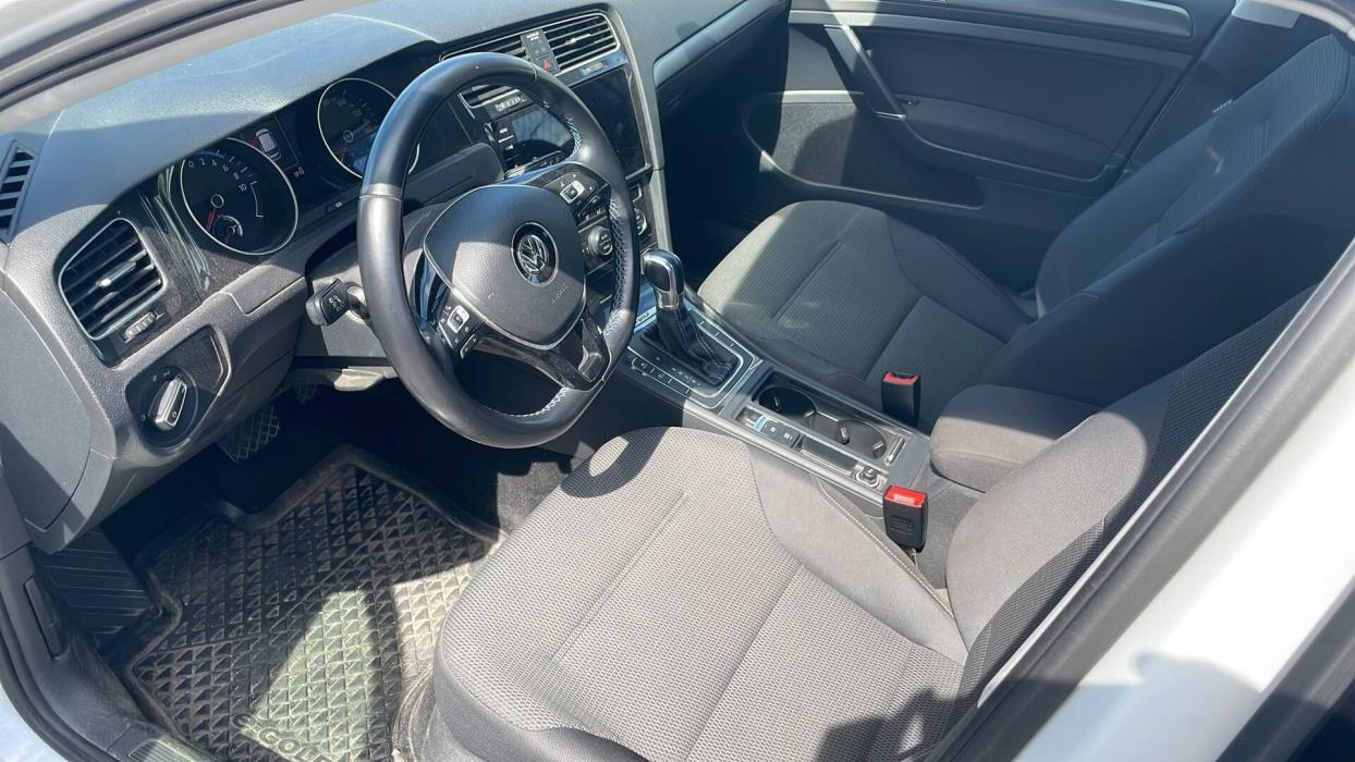 VOLKSWAGEN Golf 2018