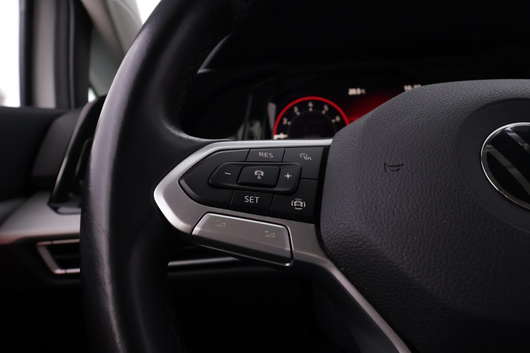 VOLKSWAGEN Golf 2021