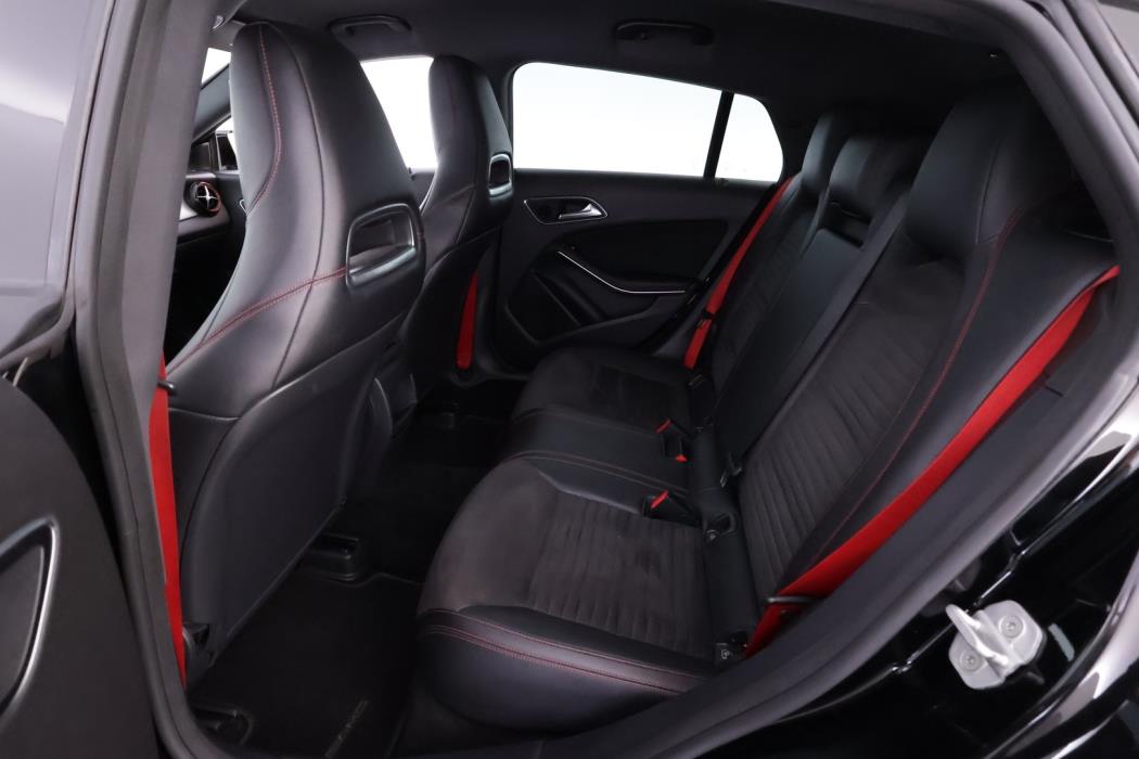 MERCEDES-BENZ CLA 45 AMG 2016