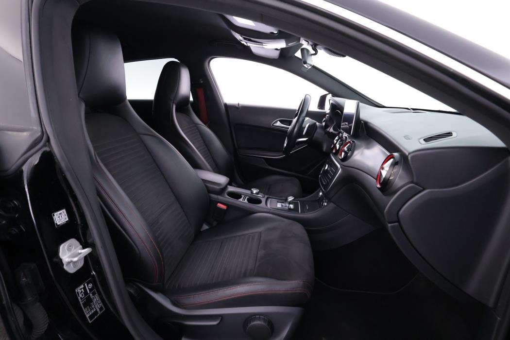 MERCEDES-BENZ CLA 45 AMG 2016