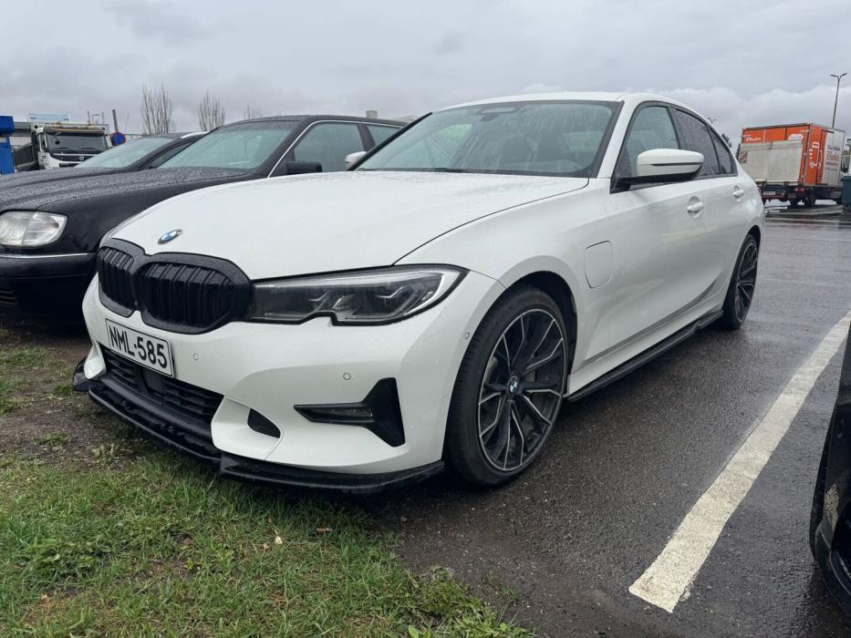 BMW 330 2020