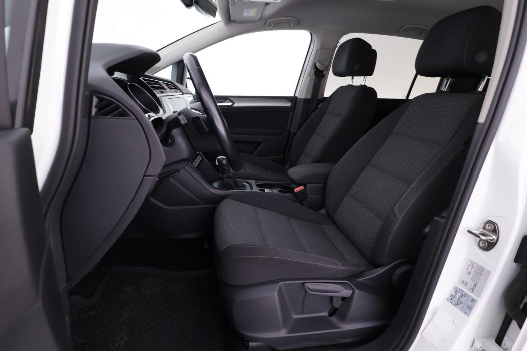 VOLKSWAGEN Touran 2020